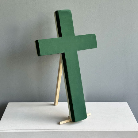 VF Флористический крест 70 см на стенде